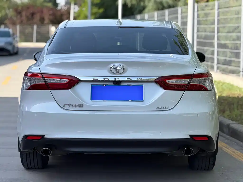Camry 2021 2.0G Deluxe Edition купить на сайте DeffCars