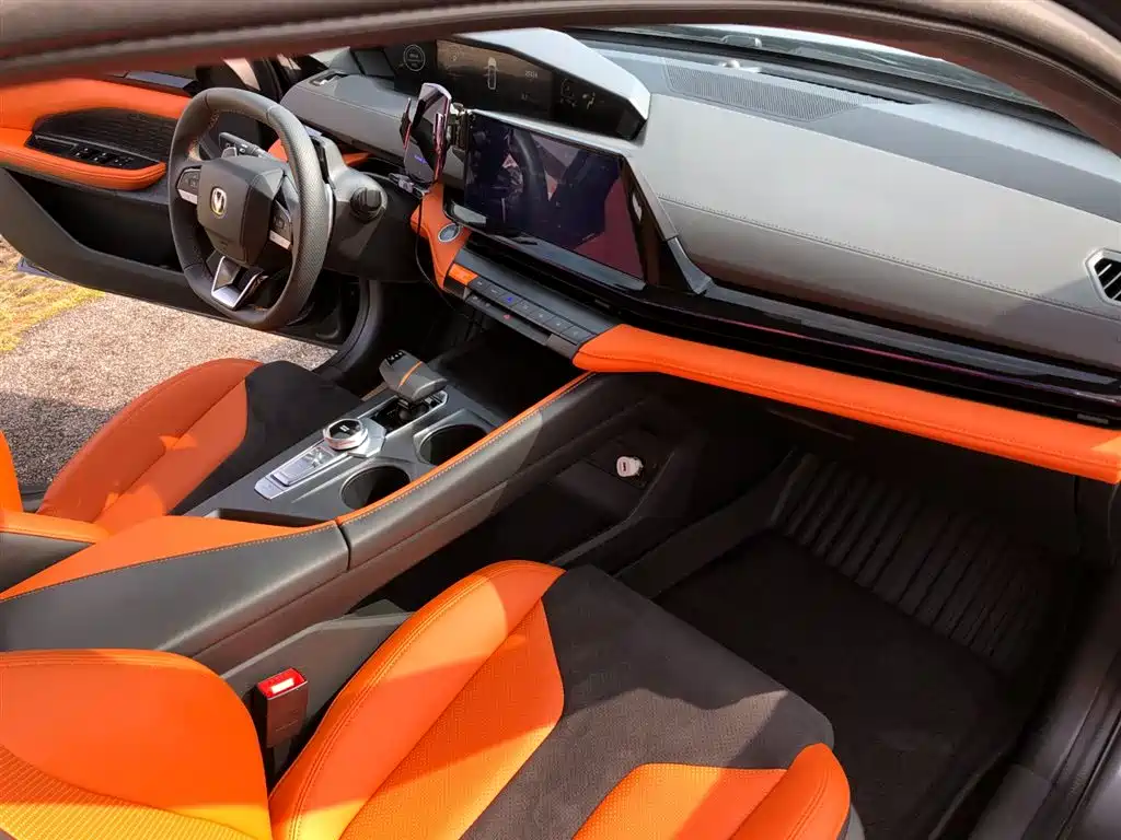 Changan UNI-V 2023 1.5T sports version купить на сайте DeffCars