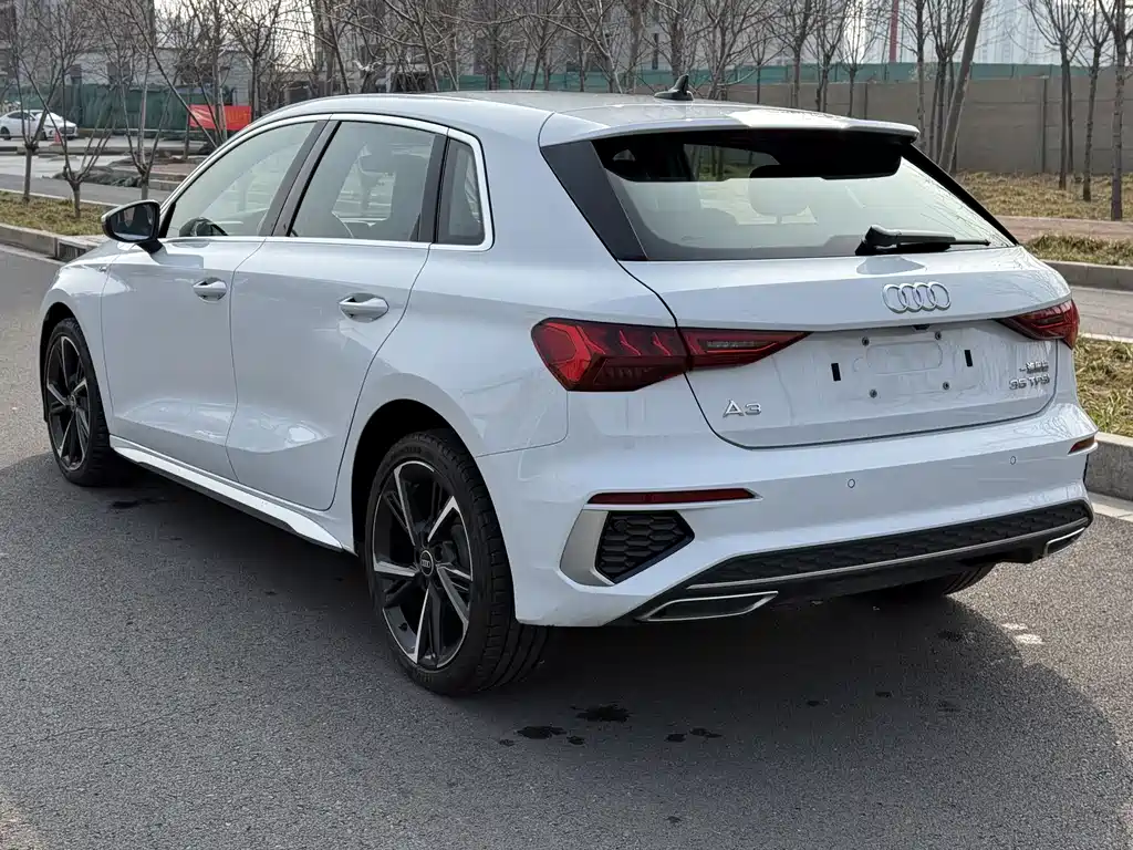 Audi A3 2024 Sportback 35 TFSI stylish and sporty купить на сайте DeffCars