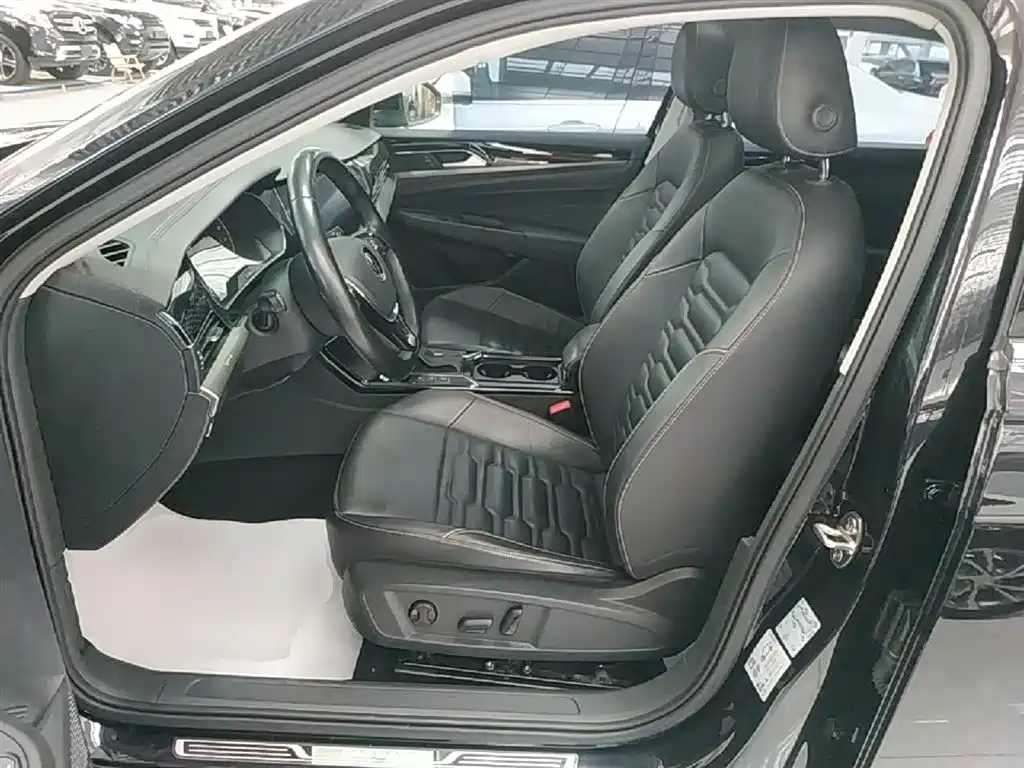 Passat 2020 facelift 280TSI Elite Edition National VI купить на сайте DeffCars