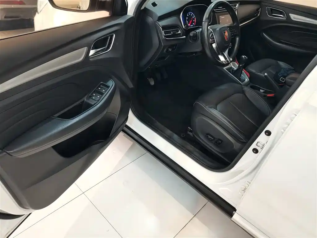 Roewe RX3 2018 1.6L Manual Internet Smart Edition купить на сайте DeffCars