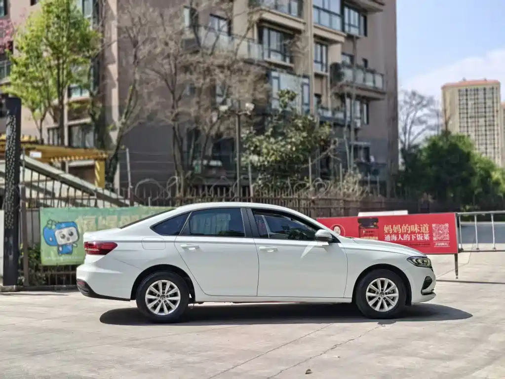 Lavida 2024 1.5L automatic Deyi version купить на сайте DeffCars