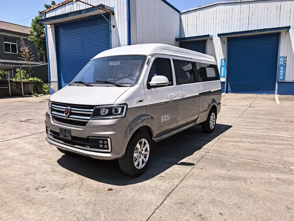 New Hiace S 2023 1.5L Fortune Edition Bus 5/6/7 Seats Central Air Conditioning Version SWC15M купить на сайте DeffCars
