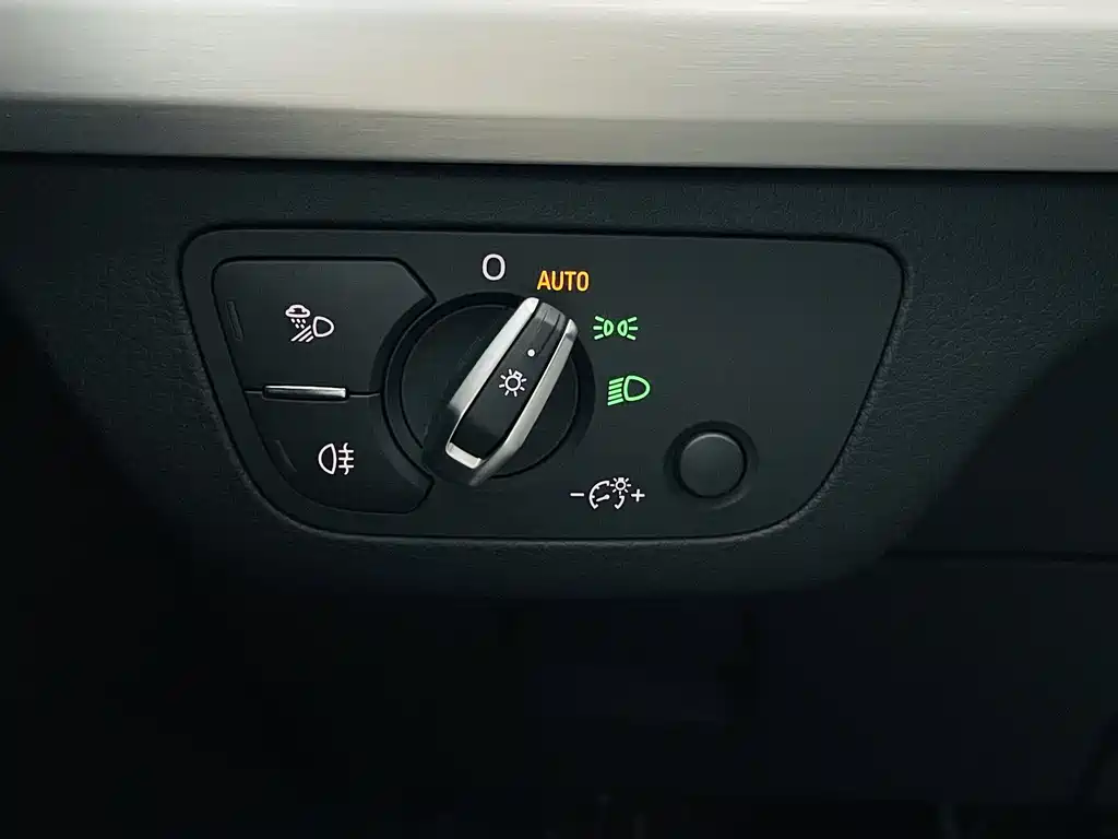 Audi Q5L 2018 40 TFSI enjoys fashionable style, National VI купить на сайте DeffCars