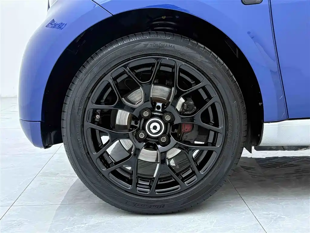 smart fortwo 2018 0.9T 66kW hard top version National V купить на сайте DeffCars