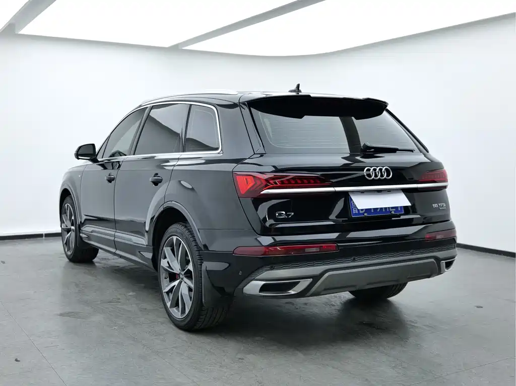 Audi Q7 2022 55 TFSI quattro S line sports купить на сайте DeffCars