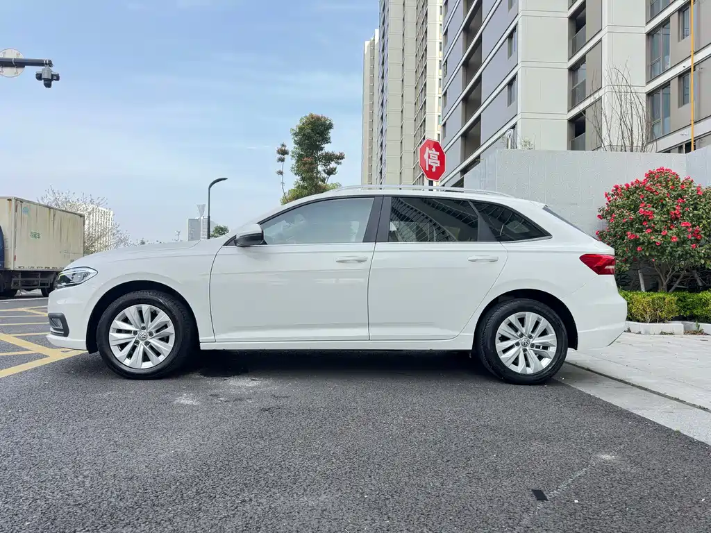 Lavida 2018 Hatchback 200TSI DSG Comfort Edition National V купить на сайте DeffCars