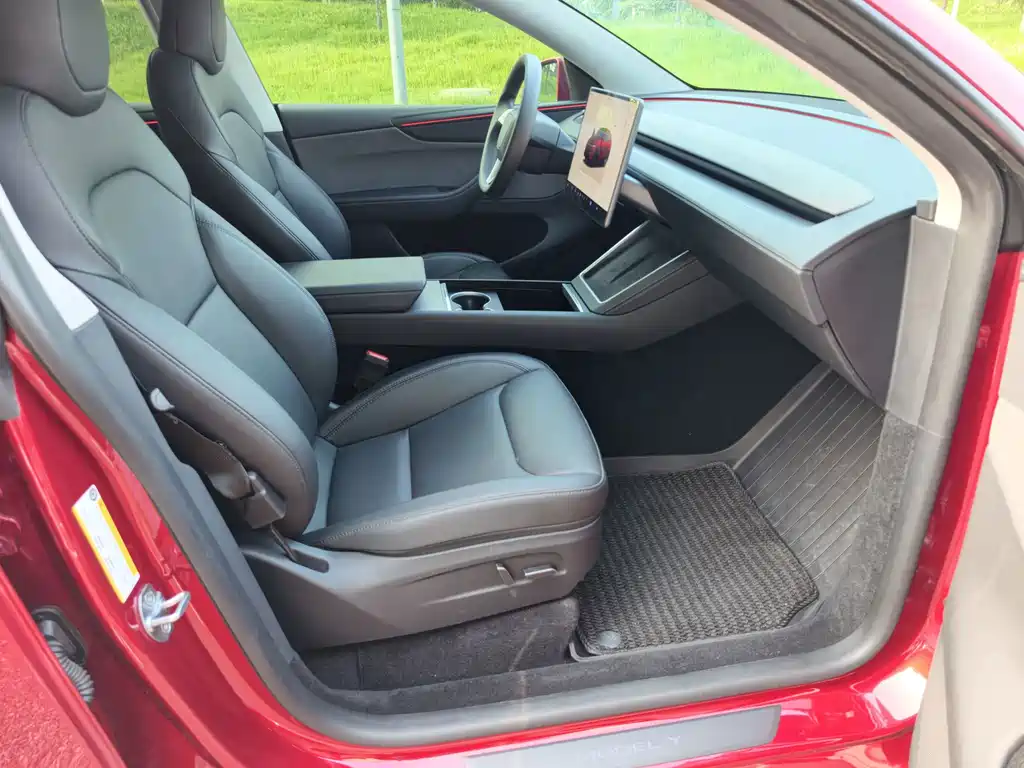 Model Y 2025 rear-wheel drive version купить на сайте DeffCars