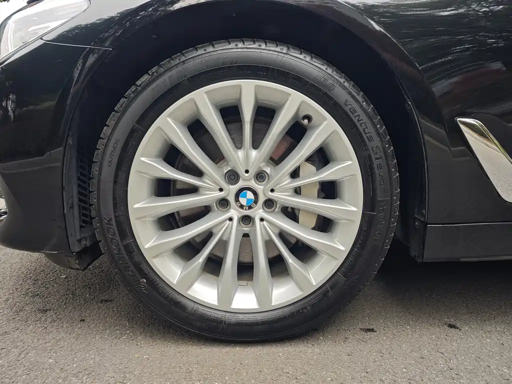 BMW 5 Series 2018 facelift 530Li leading model luxury package купить на сайте DeffCars