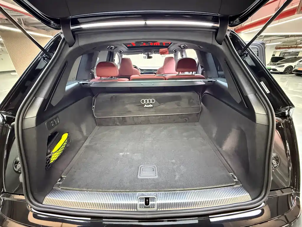Audi SQ7 2024 4.0 TFSI купить на сайте DeffCars