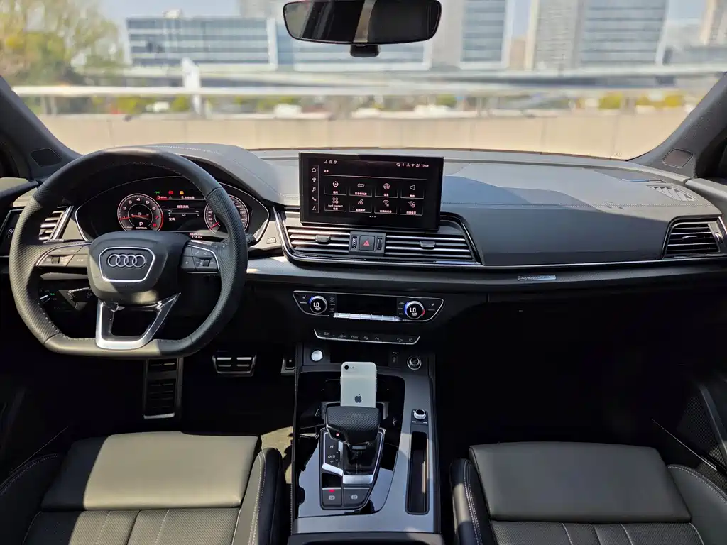 Audi Q5L 2025 45 TFSI luxury and dynamic model купить на сайте DeffCars