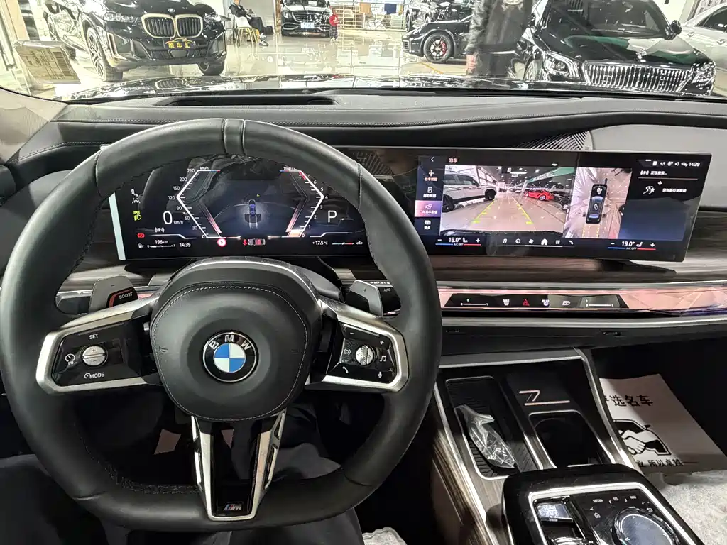 BMW 7 Series 2023 740Li Leading M Sports Package купить на сайте DeffCars