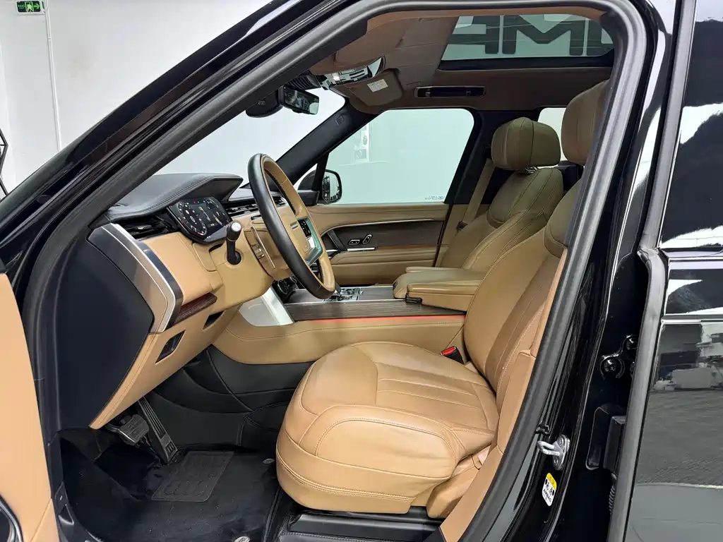 Range Rover 2023 3.0 L6 400PS Model Extended Edition купить на сайте DeffCars