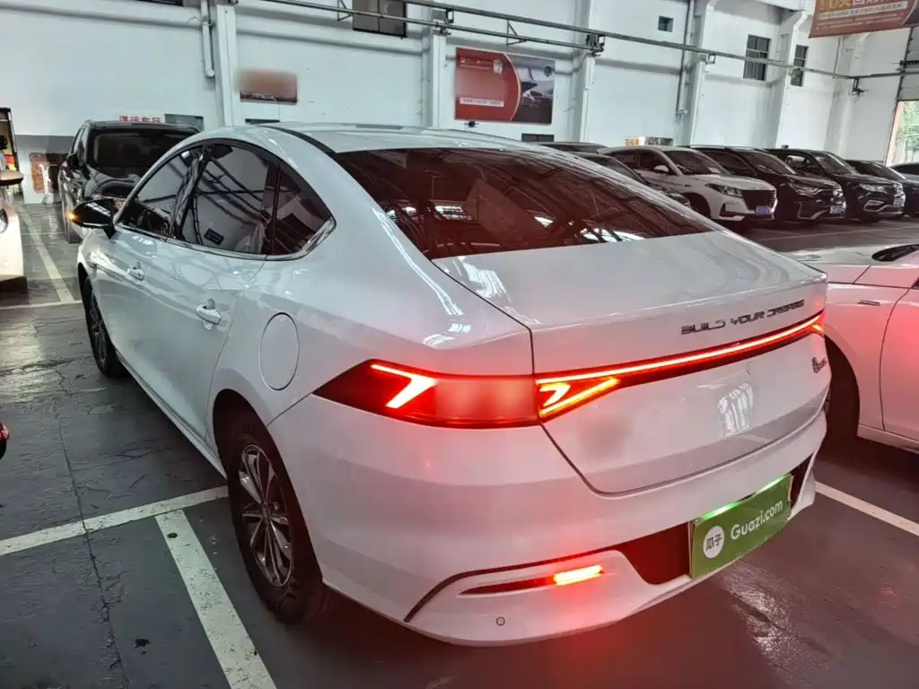 Qin PLUS 2024 Honor Edition DM-i 55KM Leading Model купить на сайте DeffCars