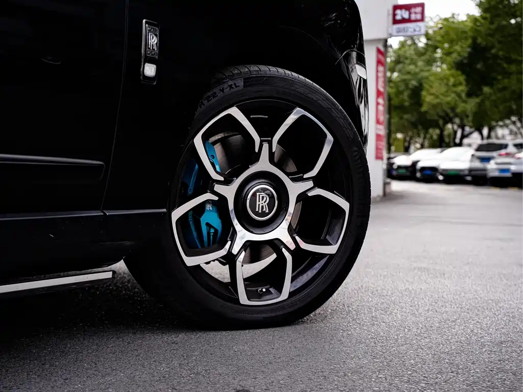 Cullinan 2020 Black Badge купить на сайте DeffCars