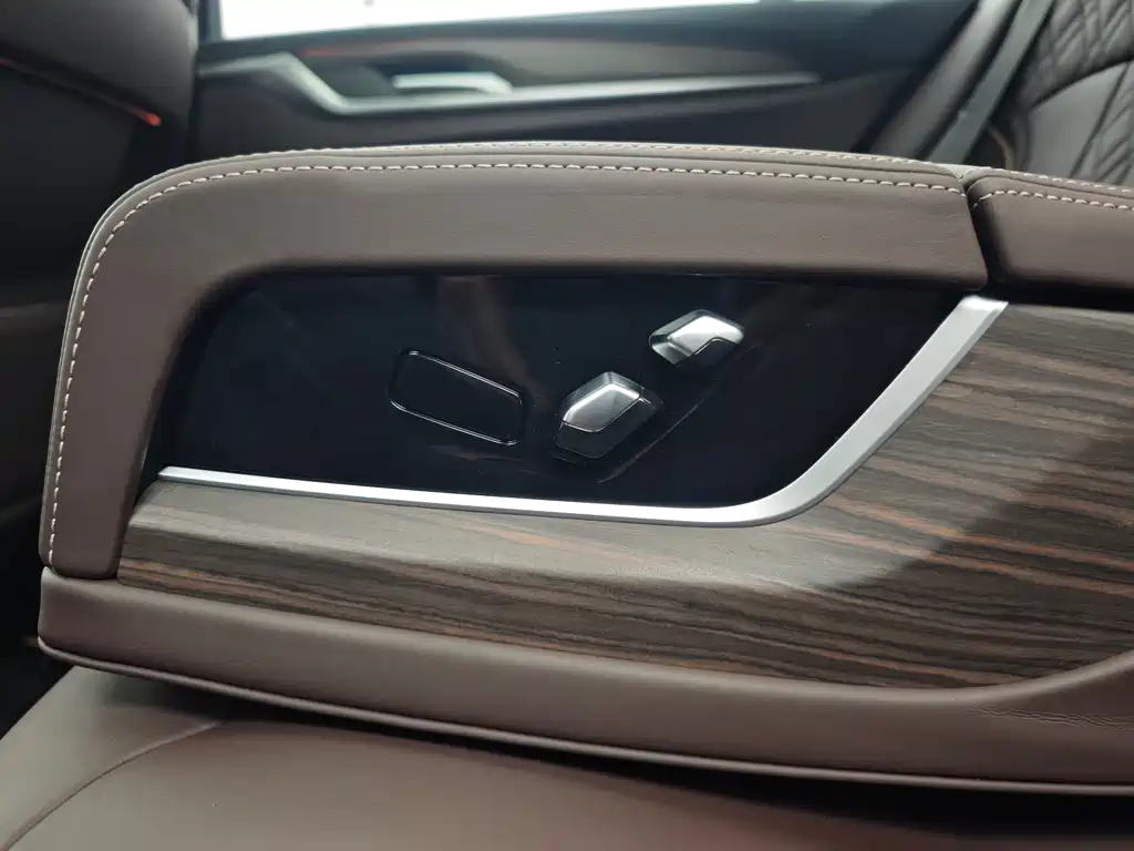 BMW 5 Series 2018 facelift 530Li leading model luxury package купить на сайте DeffCars