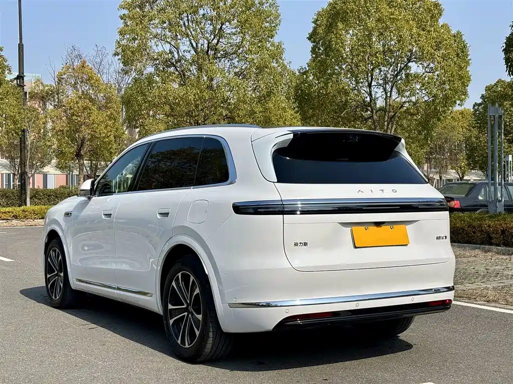Wenjie M7 2026 Pure Electric Max Long Range Edition 5-seater 192-line lidar) купить на сайте DeffCars