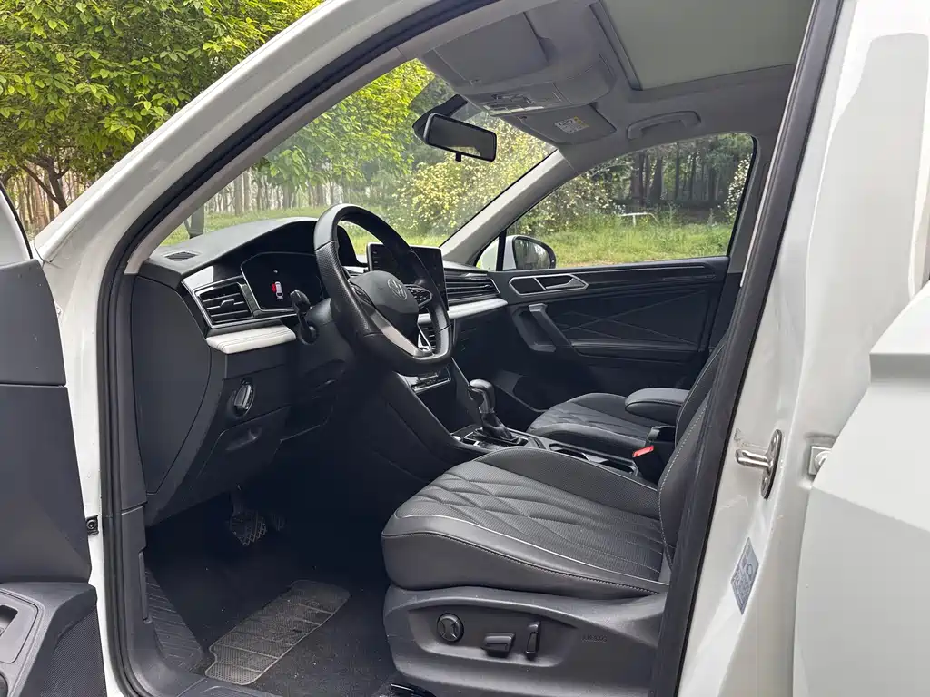 Tiguan L 2023 330TSI automatic two-wheel drive smart version купить на сайте DeffCars