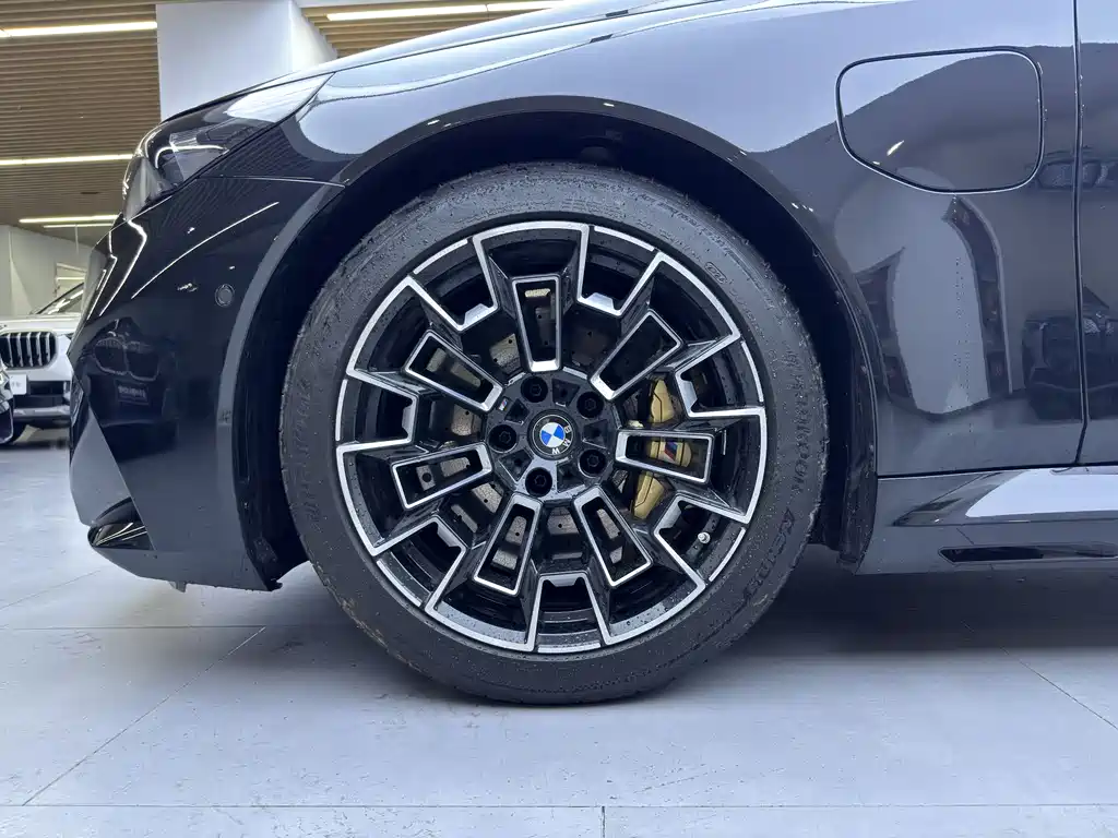 BMW M5 New Energy 2025 M5 купить на сайте DeffCars