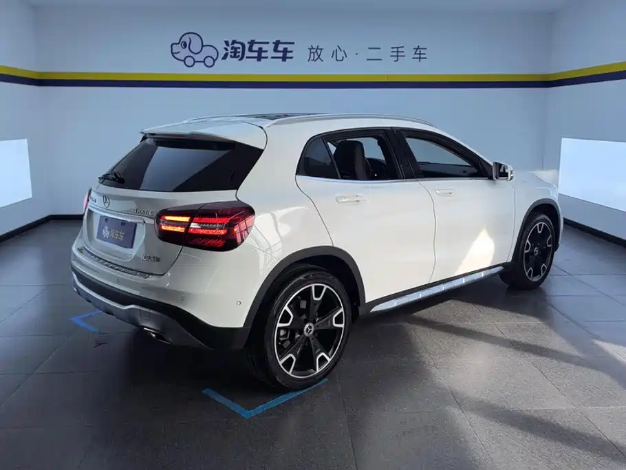 Mercedes-Benz GLA 2017 GLA 220 4MATIC Fashion Model купить на сайте DeffCars