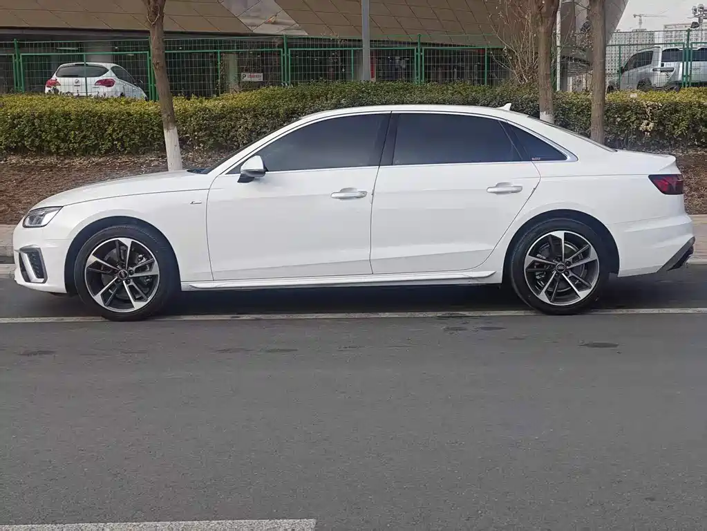 Audi A4L 2024 40 TFSI Fashionable and Dynamic купить на сайте DeffCars