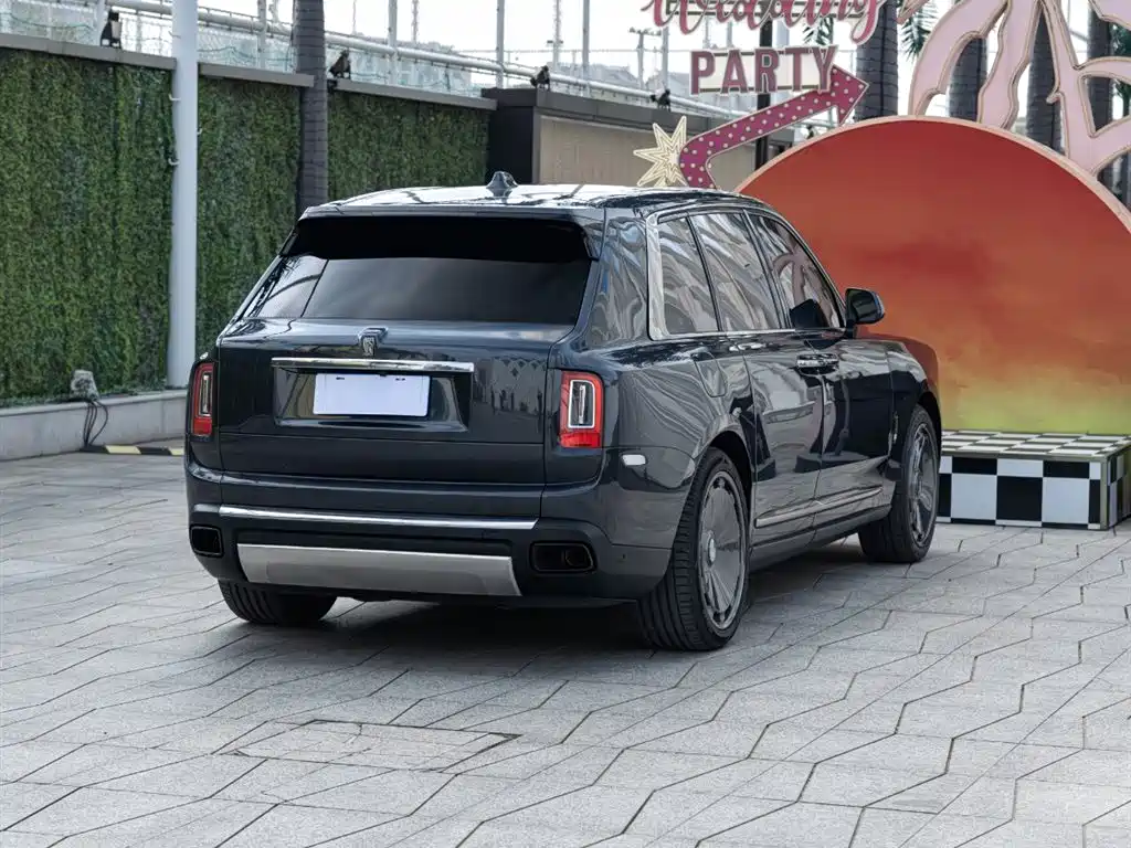 Cullinan 2018 four-seat version купить на сайте DeffCars