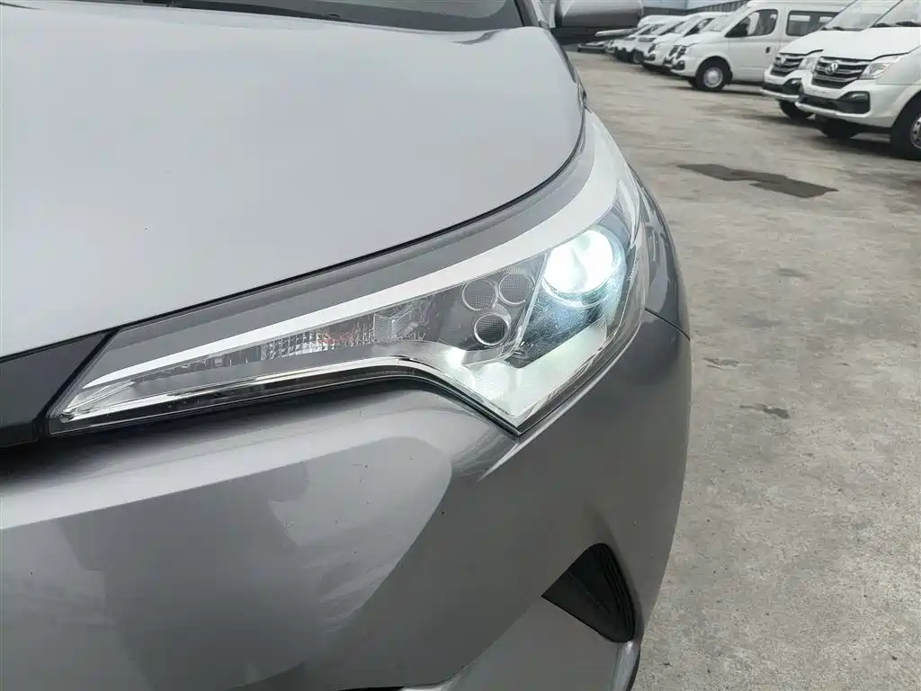 Yize IZOA 2018 2.0L Yichi Edition National VI купить на сайте DeffCars