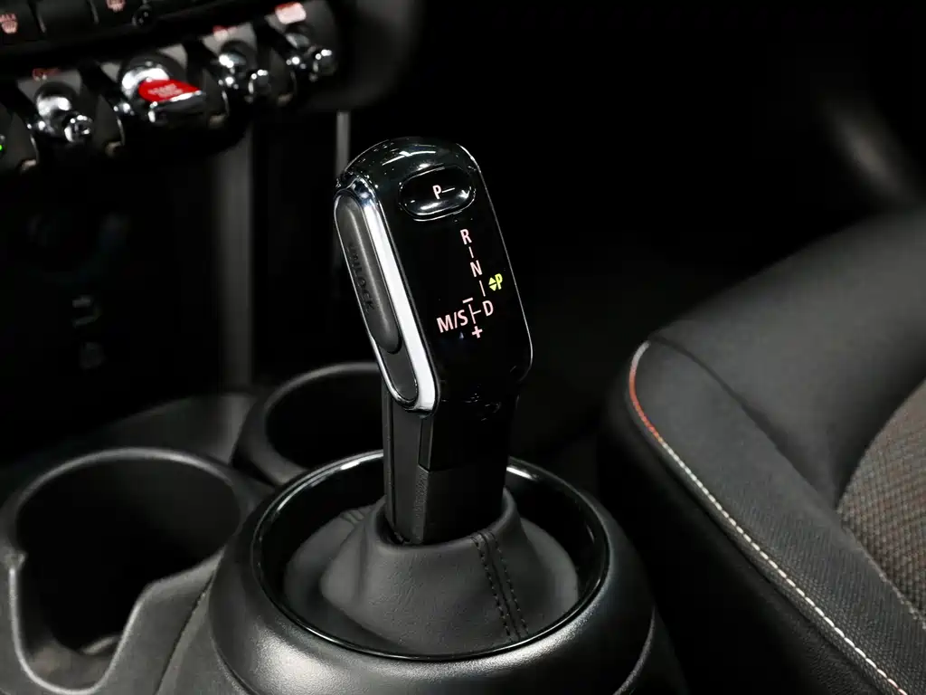 MINI 2023 1.5T COOPER Artist Five-Door Edition купить на сайте DeffCars
