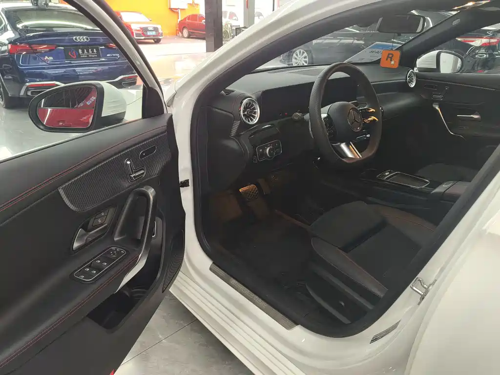 Mercedes-Benz A-Class 2024 A 200 L Dynamic купить на сайте DeffCars