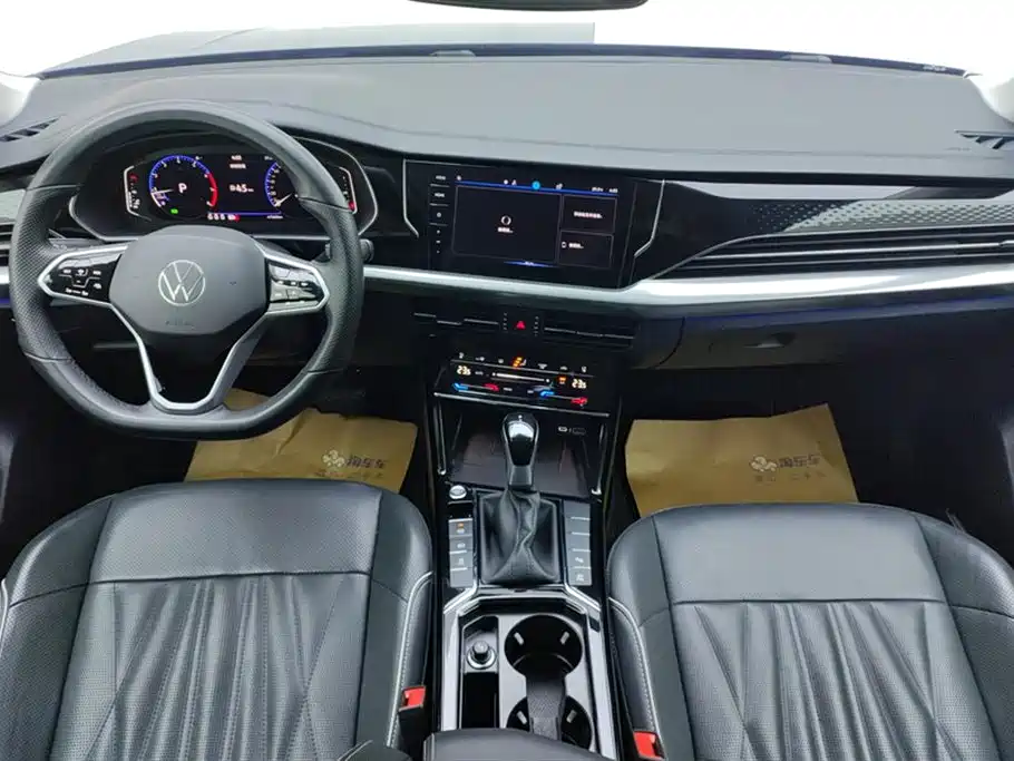 Passat 2023 facelift 330TSI luxury version купить на сайте DeffCars