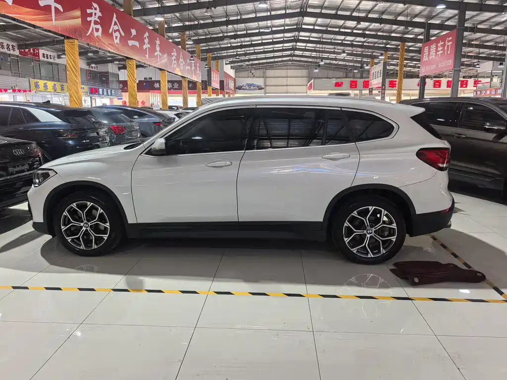 BMW X1 2022 sDrive25Li Leading Model купить на сайте DeffCars