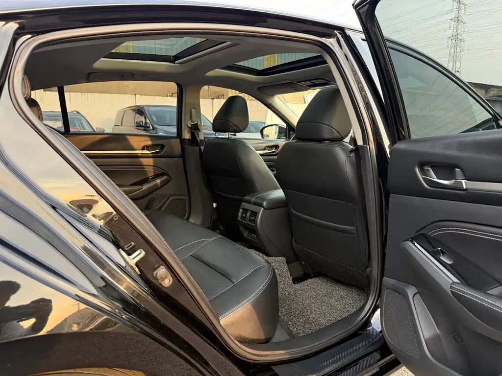 Teana 2021 2.0L XL Upper AD1 Smart Travel Pilot Edition купить на сайте DeffCars