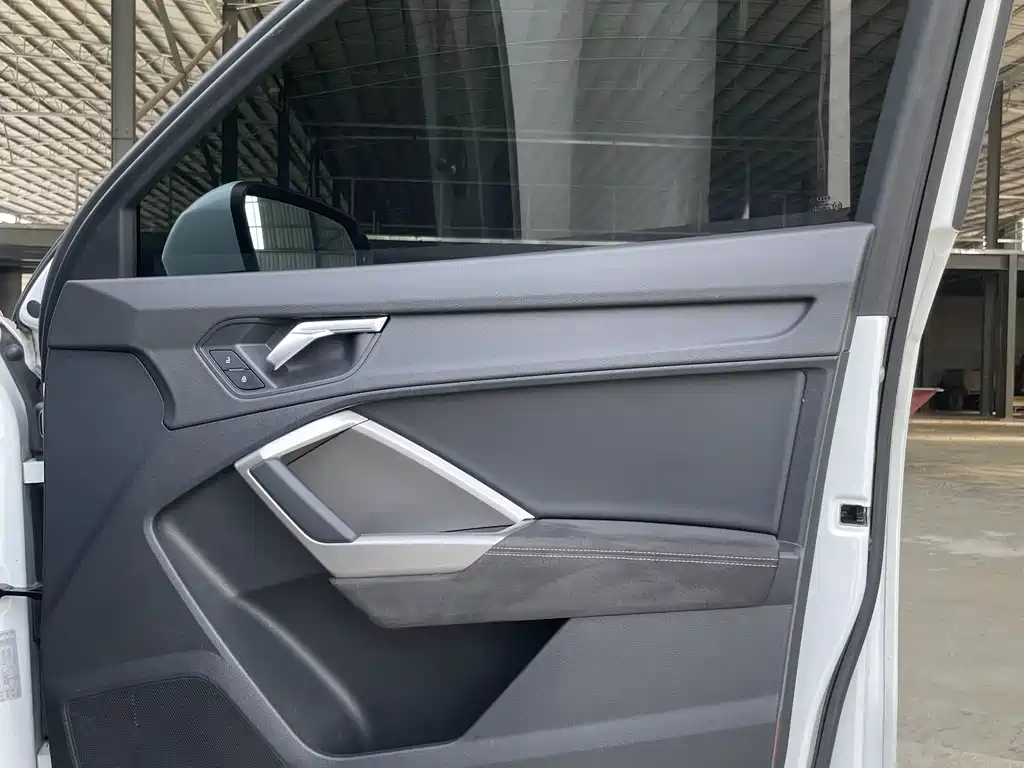 Audi Q3 2022 35 TFSI Fashionable and Dynamic купить на сайте DeffCars