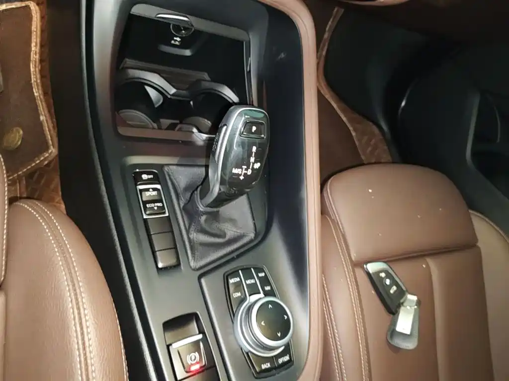 BMW X1 2020 sDrive25Li Leading Model купить на сайте DeffCars