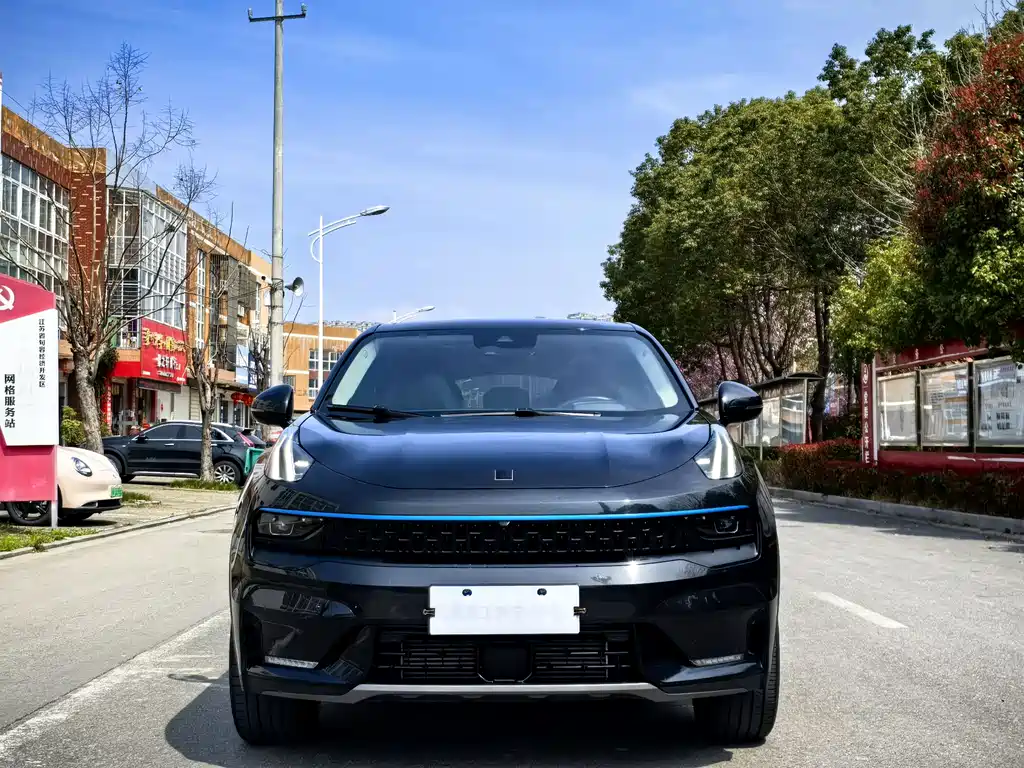 Lynk & Co 05 2022 2.0TD two-wheel drive shines Halo купить на сайте DeffCars