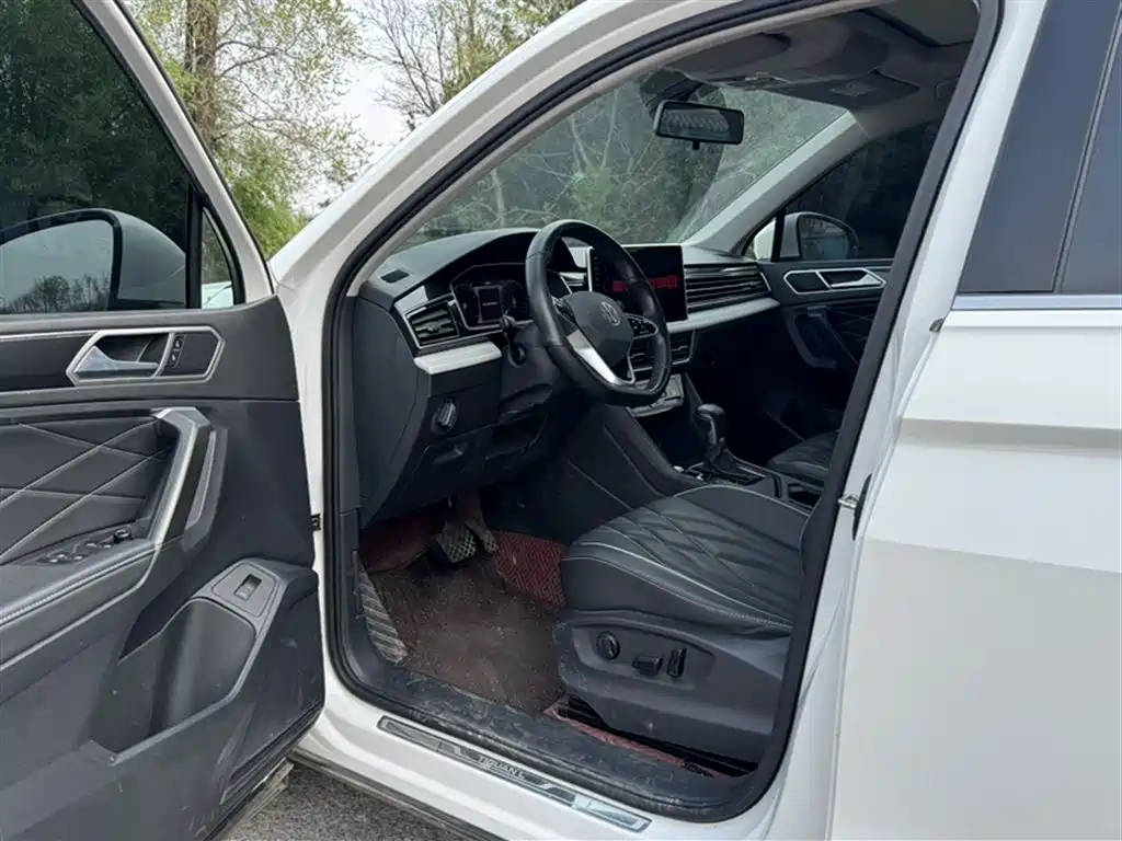 Tiguan L 2022 330TSI automatic two-wheel drive smart version купить на сайте DeffCars