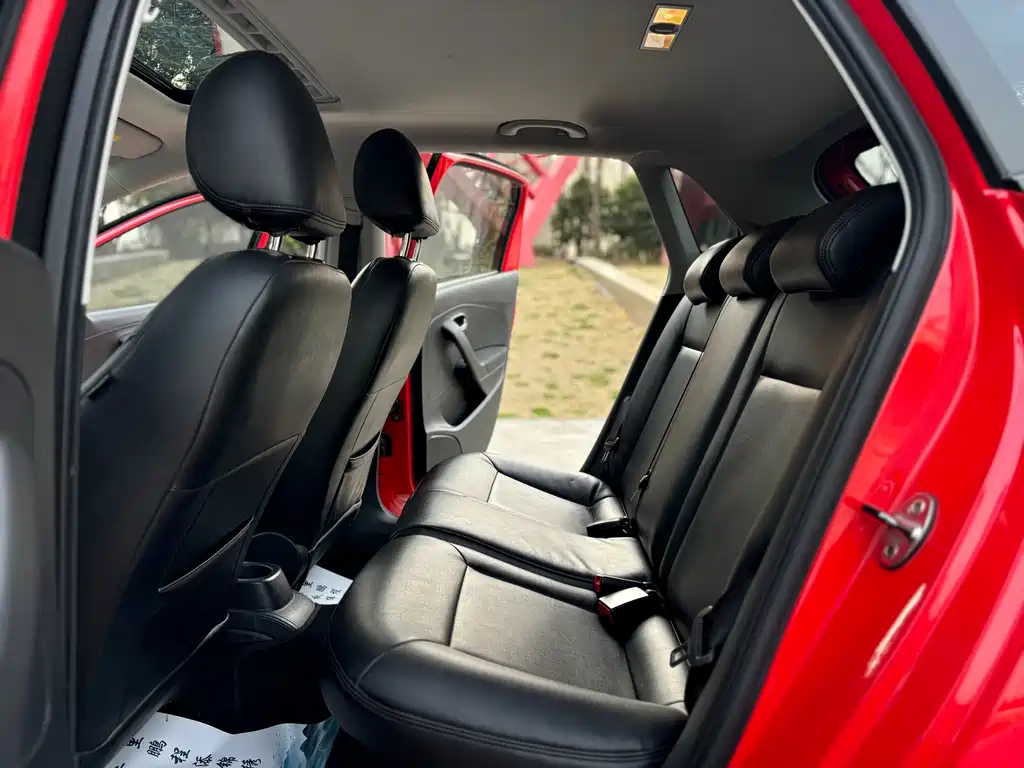 Polo 2016 1.6L automatic comfort model купить на сайте DeffCars