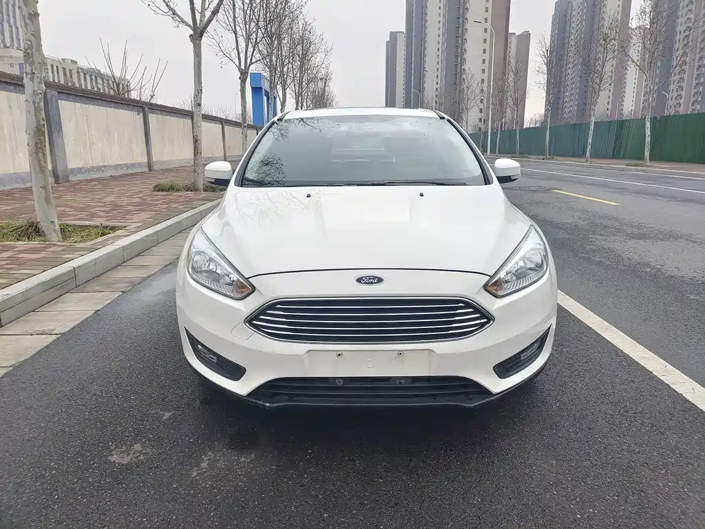 Focus 2018 sedan classic 1.6L manual stylish smart mobility version купить на сайте DeffCars