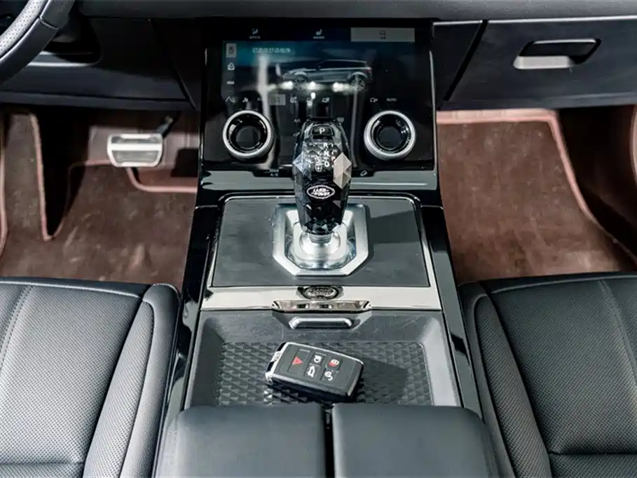 Range Rover Evoque 2023 Evoque L 249PS Corinthian Bronze Special Edition купить на сайте DeffCars