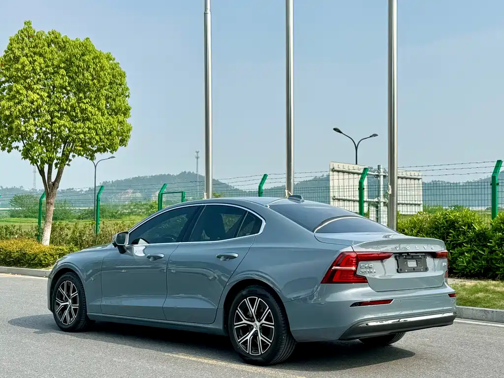 Volvo S60 2024 B4 Zhiyi Luxury Edition купить на сайте DeffCars