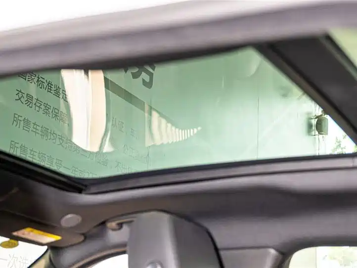 Range Rover Velar 2025 S купить на сайте DeffCars