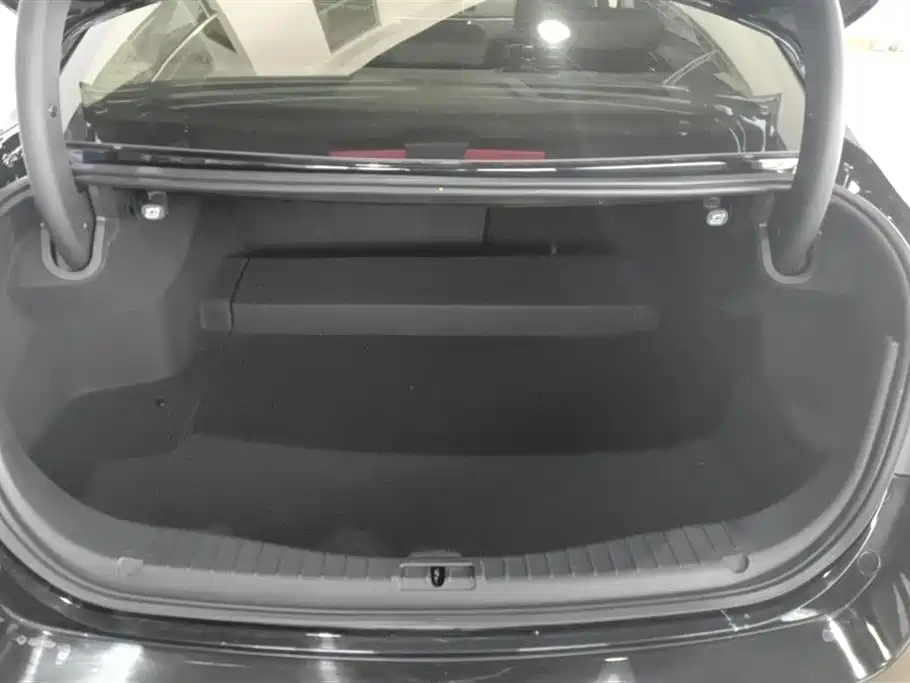 Hongqi H5 2022 classic model facelift 1.8T automatic smart connected flag rhyme version купить на сайте DeffCars