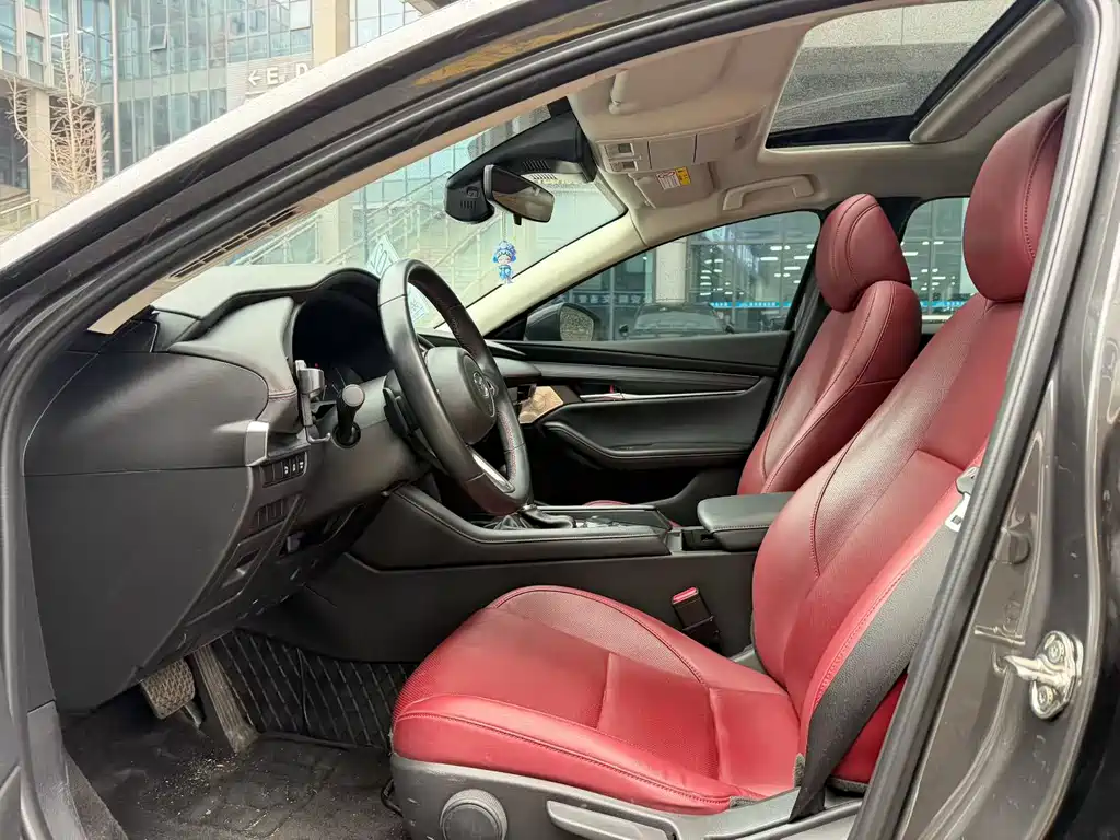 Mazda3 Angkesela 2023 2.0L Automatic Premium Edition купить на сайте DeffCars