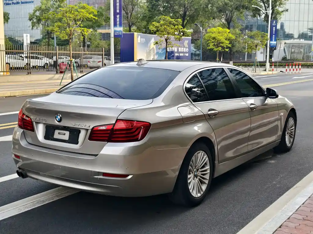 BMW 5 Series 2014 525Li Leading Model купить на сайте DeffCars