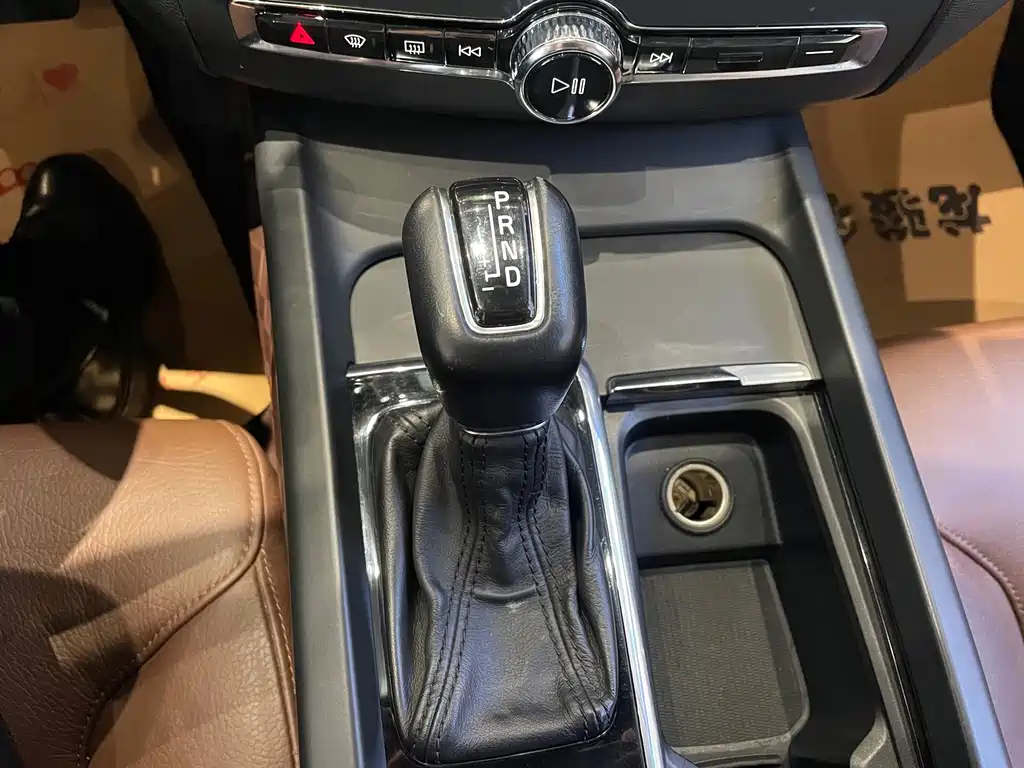 Volvo XC60 2019 T5 Four-wheel Drive Smart Edition National VI купить на сайте DeffCars