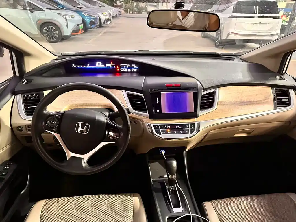 Jade 2013 1.8L automatic comfort version 5 seats купить на сайте DeffCars
