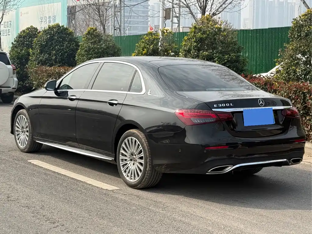 Mercedes-Benz E-Class 2023 E 300 L Luxury Model купить на сайте DeffCars