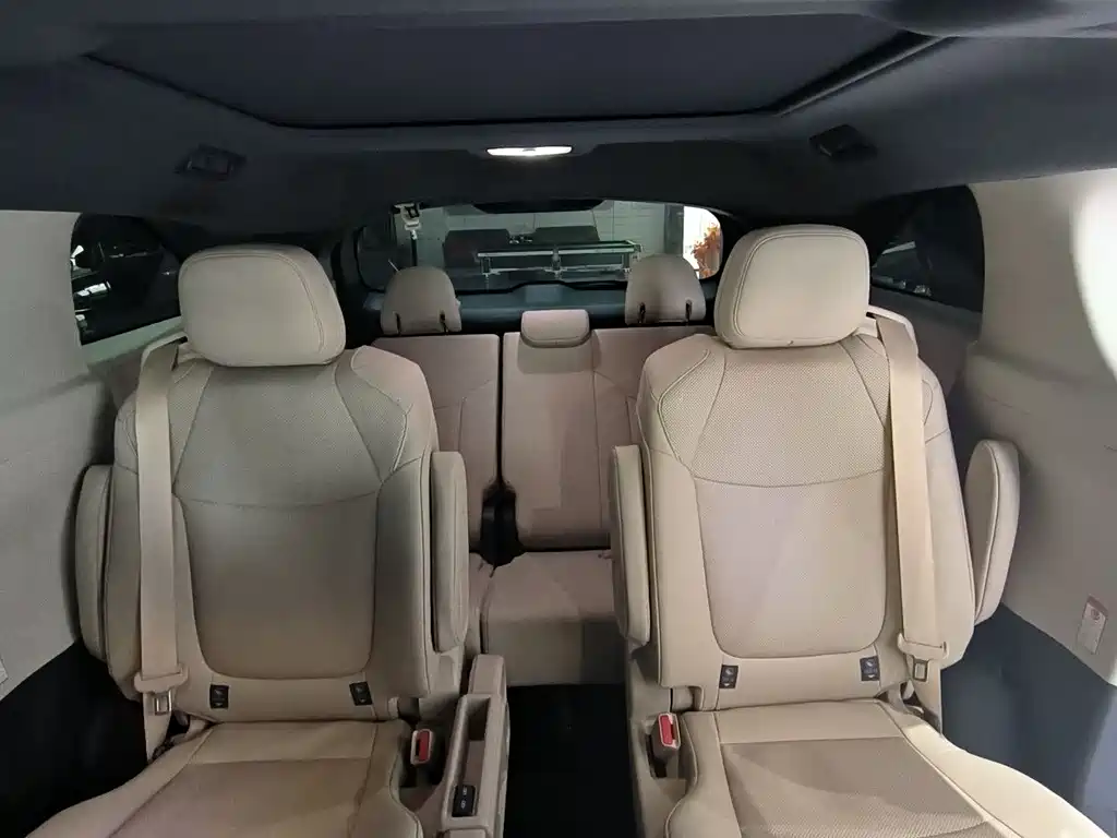 Grevia 2023 2.5L Hybrid Premium PLUS Edition купить на сайте DeffCars