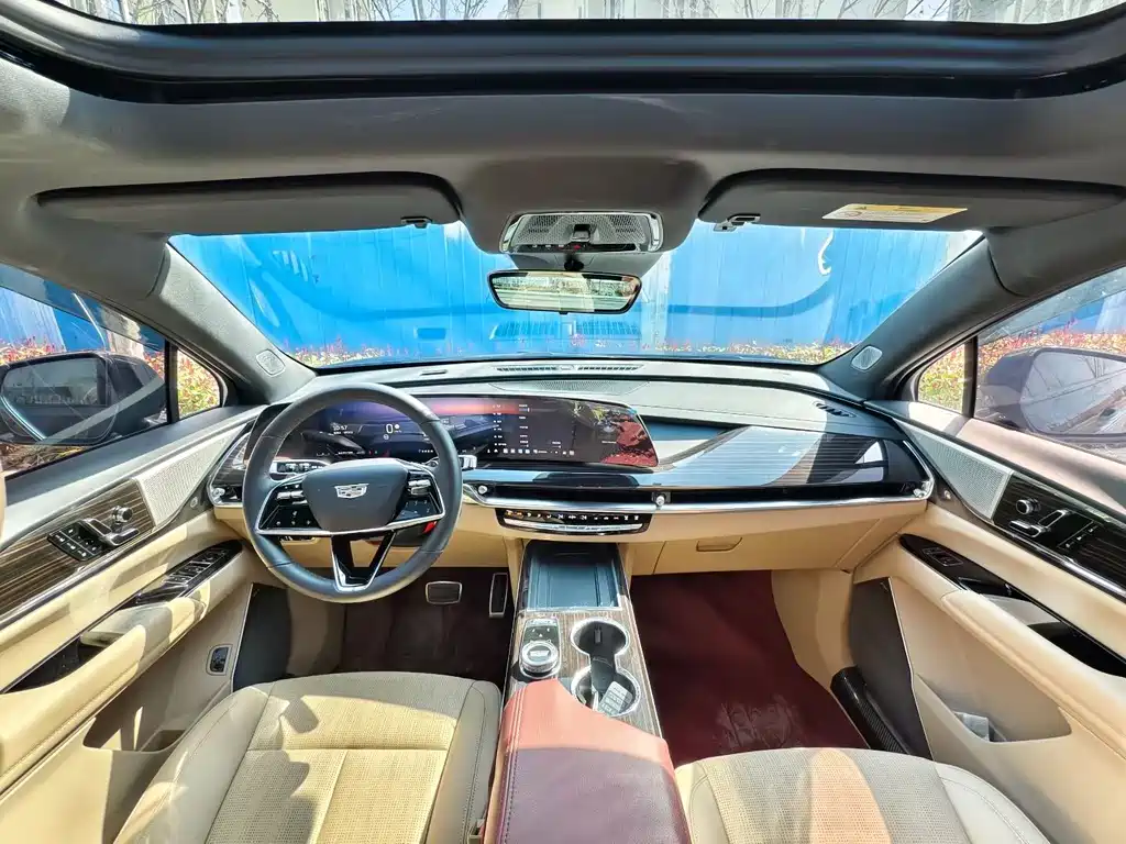 Cadillac XT5 2025 2.0T Premium Model купить на сайте DeffCars