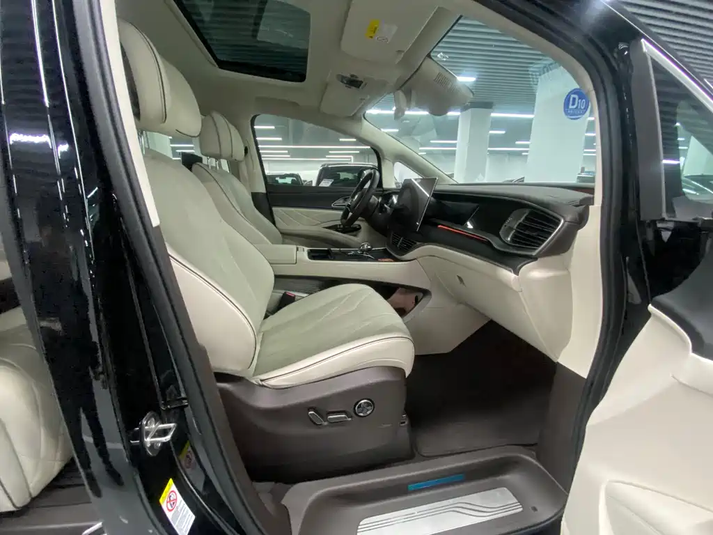 Denza D9 2024 DM-i 980 four-wheel drive premium model купить на сайте DeffCars